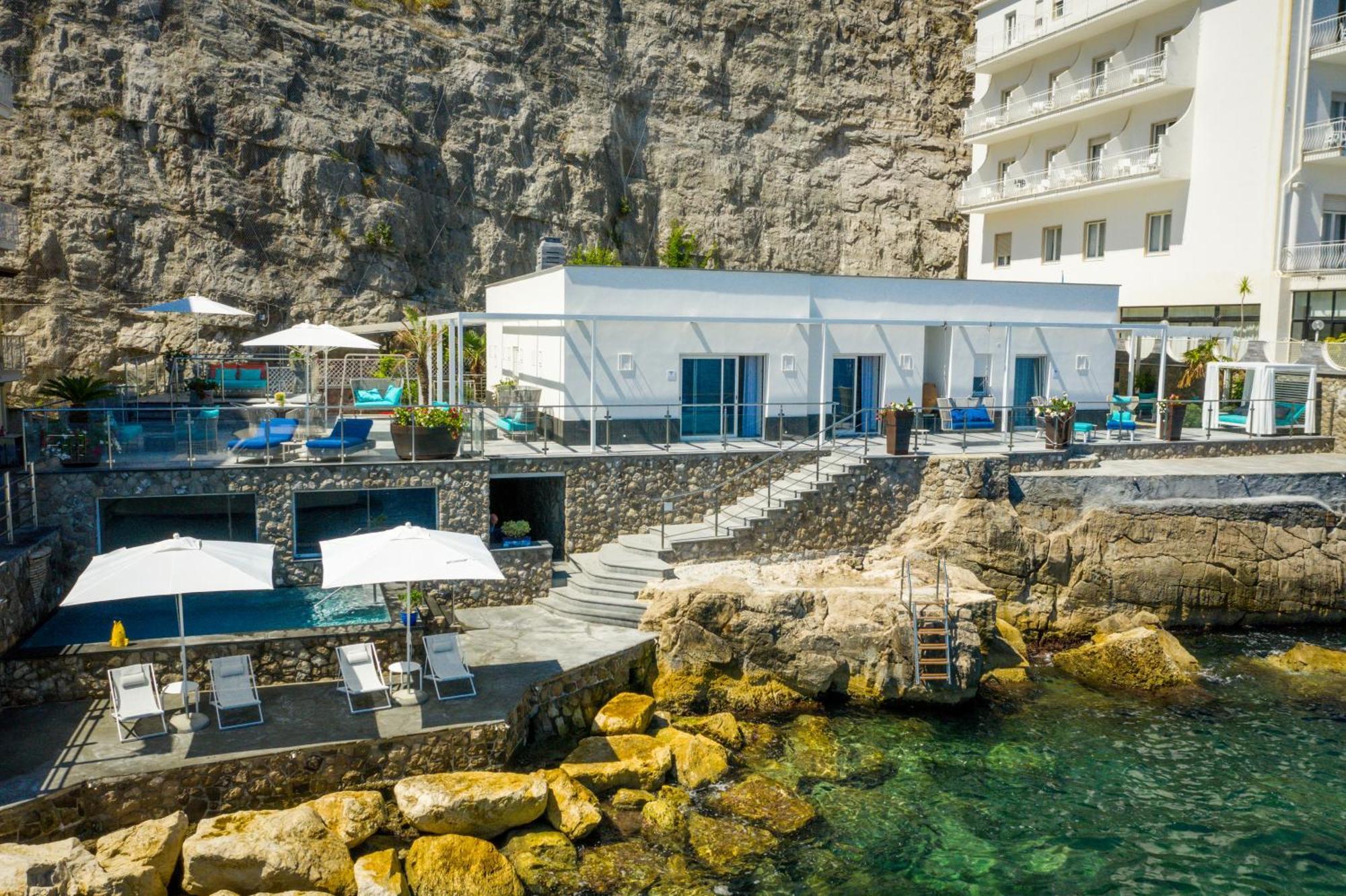 - Del Mare